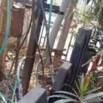 झांसी में बिजली विभाग का चल रहा अनुरक्षण माह, लेकिन महानगर के अधिकांश स्थानों पर लगे ट्रांसफार्मर ढंके हैं पेड़-पौधे से – The Electricity Department Is Conducting A Maintenance Month In Jhansi, But Most Transformers In The City Are Obscured By Trees And Plants.