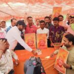 Shiksha Mitras Cut The Cake And Expressed Gratitude To The Chief Minister. – Lucknow News