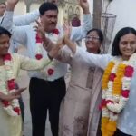 झांसी की आयुषी ने यूपीएससी की परीक्षा में 914वीं रैंक की हासिल, परिवार ने मनाया जश्न