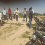 Jalaun News: किसानों ने अधिकारियों को घेरा, तरसौर रजबहे में फुलगेज पानी की मांग