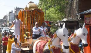 Lucknow News: जैन मंदिरों में धूमधाम से मनी महावीर जयंती