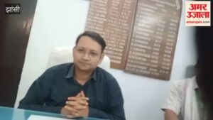 स्मार्ट मीटर के उपभोक्ताओं को बड़ी राहत, जानकारी देते अधिशासी अभियंता रविंद्र कुमार