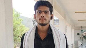 Jhansi:बैक पेपर आने से तनाव में आए बीटेक छात्र ने फंदा लगाकर दी जान, हॉस्टल का दरवाजा तोड़कर निकाला गया शव – Jhansi: A B.tech Student, Stressed By His Back Exam