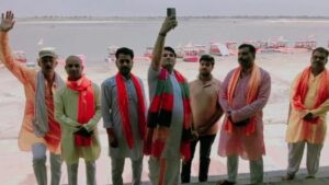 Up:मुस्कुराती आखिरी सेल्फी, पीछे छोड़ गई आंसू, सफेद कार खून से लाल; साढ़े 14 फीट की टवेरा 10 फीट में सिमटी – Jalaun Road Accident Last Smiling Selfie Leaving Only Tears Behind White Car Stained Red With Blood