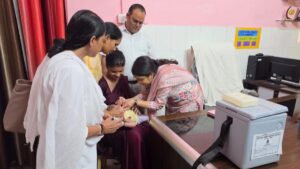 Jhansi:मऊरानीपुर में एसडीएम ने नौनिहालों को पिलाई पोलियो दवा, दो बूंद जिंदगी की अभियान शुरू – Jhansi: The Sdm Administered Polio Drops To Young Children In Mauranipur