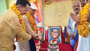 Jhansi:धूमधाम से मनाई गई छत्रपति शाहूजी महाराज की जयंती, अपना दल (एस) ने की पार्टी से जुड़ने की अपील – Jhansi: Chhatrapati Shahu Ji Maharaj’s Birth Anniversary Celebrated With Great Enthusiasm
