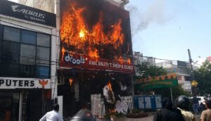 लखनऊ अग्निकांड:हाईकोर्ट की सख्त टिप्पणी, कहा- 15 युवाओं का जान गंवाना राज्य की दयनीय स्थिति दिखाता है – Lucknow Fire Tragedy: High Court Sternly Remarked That The Loss Of Lives Of 15 Youths Shows The Pathetic Condi
