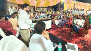 Jhansi:जमीन कब्जाने वालों पर दर्ज होगा मुकदमा, रक्सा के राजापुर में डीएम ने लगाई रात्रि चौपाल – Jhansi: Cases To Be Registered Against Land Grabbers; Dm Holds ‘night Chaupal’ In Raksa’s Rajapur.