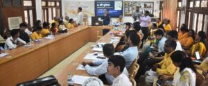 Lucknow News: युवाओं ने सीखे जीवन प्रबंधन के सूत्र