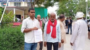 Jalaun News: युवती के परिजनों पर शिक्षक को आत्महत्या के लिए उकसाने का आरोप