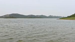 झांसी:गढ़मऊ झील बदल सकती है बुंदेलखंड की पर्यटन तस्वीर, संभावनाएं अपार; विभागीय तालमेल न होने से अटकी योजनाएं – Jhansi: Garhmau Lake Could Transform Bundelkhand’s Tourism Landscape; Immense Potential Exists