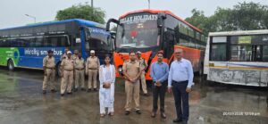 Lucknow News: यात्रियों की जगह ढो रहे थे सामान, जीएसटी सचल दल ने पकड़ीं नौ बसें