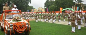 Lucknow News: प्रशिक्षण पूरा कर जेल अधिकारियों ने दी सलामी