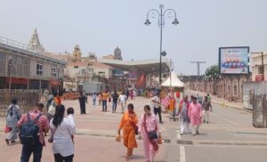 राम मंदिर चढ़ावा चोरी:आधी हुई श्रद्धालुओं की संख्या, दान के साथ पड़ा व्यवसाय पर सीधा असर; घटे रेल यात्री भी – Ram Temple Offering Theft: Devotees’ Numbers Halved, Businesses And Donations Were Directly Impacted