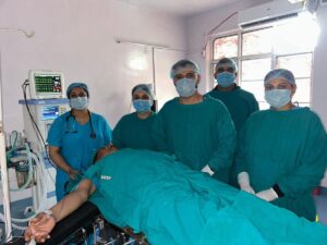 Up:राजधानी में महिला के पेट से निकाली पांच किलो की गांठ, डॉक्टरों ने इस तकनीक से किया जटिल ऑपरेशन – Up: 5 Kg Lump Removed From Woman’s Abdomen; Doctors Performed Complex Surgery Using This Technique.