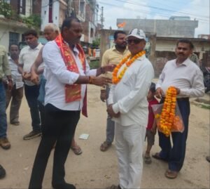 Lucknow News: न्यूज पेपर वितरक एसोसिएशन की मांग पर सड़क बनना शुरू