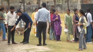 Up:यूपीटीईटी-2026 की पहले दिन की परीक्षा एआई निगरानी में शांतिपूर्वक संपन्न, 15 फर्जी परीक्षार्थी पकड़े गए – Up: Day 1 Of The Uptet-2026 Exam Concluded Peacefully Under Ai Surveillance; 15 Impersonators Were Caught.