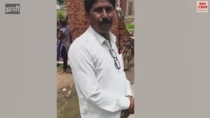 बच्चों के हिस्से के लड्डू कहां गए? झांसी के स्कूल में प्रसाद नहीं मिलने पर Video वायरल – Independence Day Laddoo Heist Gram Pradhan Accused Of Misappropriation Video Goes Viral