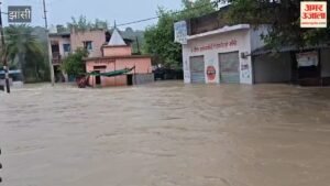 पथराई नदी के रौद्र रूप से टोडी फतेहपुर में तबाही
