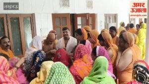 लखनऊ में आशियाना के दिगंबर जैन मंदिर में जैन समाज ने रक्षाबंधन पर विशेष प्रवचन एवं आहारचर्या का आयोजन