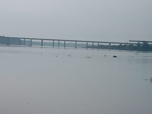 उरई:मध्य प्रदेश की बारिश का जालौन में असर, माताटीला से पानी छोड़े जाने पर बढ़ी बेतवा – 52,000 Cusecs Released From Matatila Dam, Betwa Water Level Rises In Jalaun