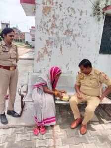 Jalaun News:लला, आटा मांगो तो बहू मारन दौड़ पड़ी, थाने पहुंची सोमई की वृद्धा – Orai Orai News