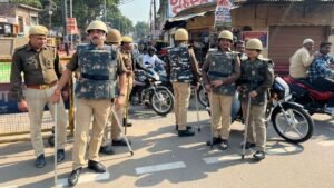 Up:प्रदेश में त्योहारों से पहले हाई अलर्ट, अयोध्या सहित सभी धार्मिक जगहों पर बढ़ी निगरानी; एजेंसियां सतर्क – Up: State On High Alert Ahead Of Festivals, Increased Surveillance At Religious Sites Including Ayodhya; Agenc
