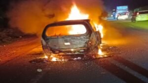 Lucknow News:कार में लगी आग, एक युवक जिंदा जला; पुलिस जांच में जुटी – Man Burnt Alive In Car Fire In Lucknow