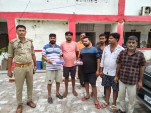 Jalaun News:घर में चल रहा जुआ पकड़ा, सात गिरफ्तार – Gambling Den Busted At Home; Seven Arrested