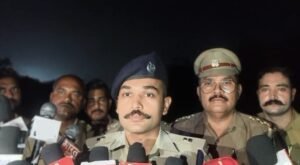 उरई:पुलिस मुठभेड़ में लुटेरा गिरफ्तार, महिला के गले से झपटा था मंगलसूत्र, पैर में लगी गोली, अस्पताल में भर्ती – Orai Robber Arrested In Police Encounter Sustained A Gunshot Wound To Leg Admitted To Hospital