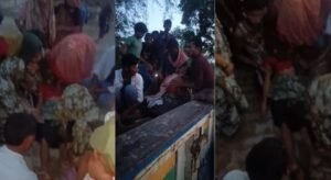 जालौन:जहरीले कीड़े के काटने से महिला अचेत, गांव तक नहीं पहुंची एंबुलेंस, ट्रैक्टर से  लाया गया, हालत गंभीर – Jalaun Woman Unconscious After Venomous Insect Bite Ambulance Failed To Reach The Village