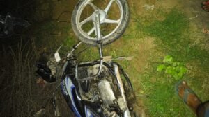 जालौन में लोडर की टक्कर से बाइक सवार मजदूर की मौत, साथी कानपुर रेफर – Loader Hits Bike In Jalaun, Labourer Dies And Companion Seriously Injured
